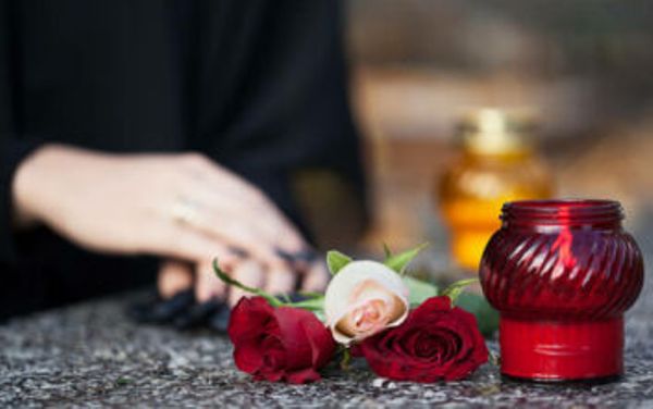 Αχαϊα: Ξεψύχησε στο δρόμο πηγαίνοντας στο νεκροταφείο να ανάψει το καντήλι στην μάνα και τον αδελφό της