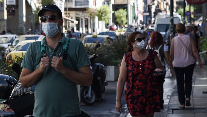 Κορονοϊός: Η μαραθώνια κρίσιμη συνεδρίαση των λοιμωξιολόγων μέχρι τα ξημερώματα για τα νέα μέτρα – Ανοιχτό το ολικό lockdown