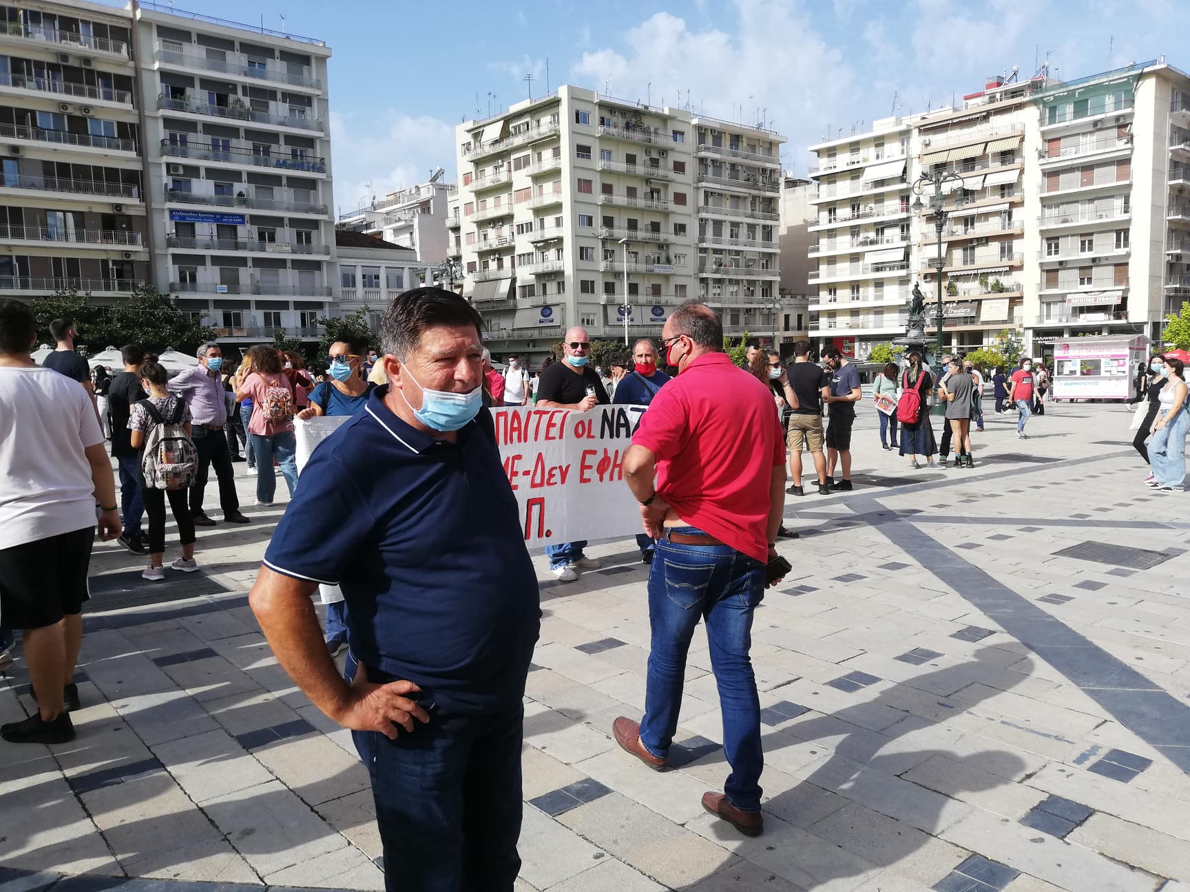 Πάτρα: Πάνω από 1000 άτομα συμμετείχαν στην πορεία για τον Παύλο Φύσσα- ΦΩΤΟ - ΒΙΝΤΕΟ