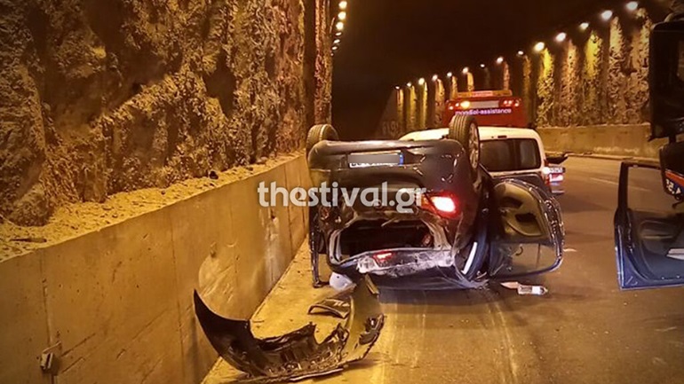 Θεσσαλονίκη: Δύο καραμπόλες μετά από ανατροπή οχήματος στο τούνελ της Τούμπας