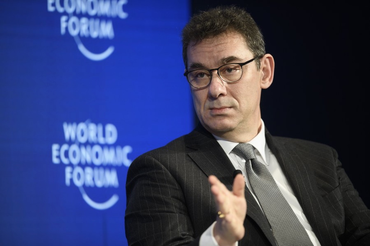 Όταν ο Έλληνας επικεφαλής της Pfizer είπε όχι στον Τραμπ για το εμβόλιο του κορονοϊού