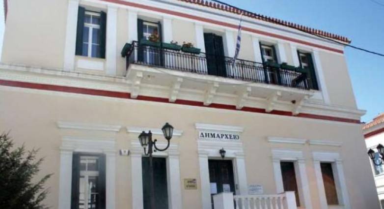 Αιγιάλεια: Κοινή επιστολή παρατάξεων προς τον Γιώργο Ντίνο - "Έχετε ξεφύγει από τον θεσμικό σας ρόλο"