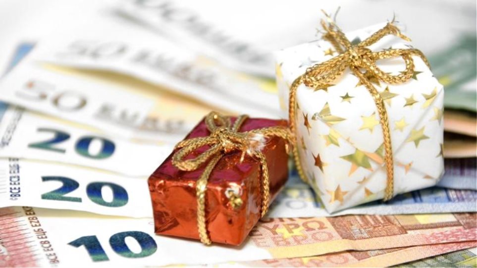 Ανησυχία στις μονογονεϊκές οικογένειες για το έκτακτο χριστουγεννιάτικο επίδομα