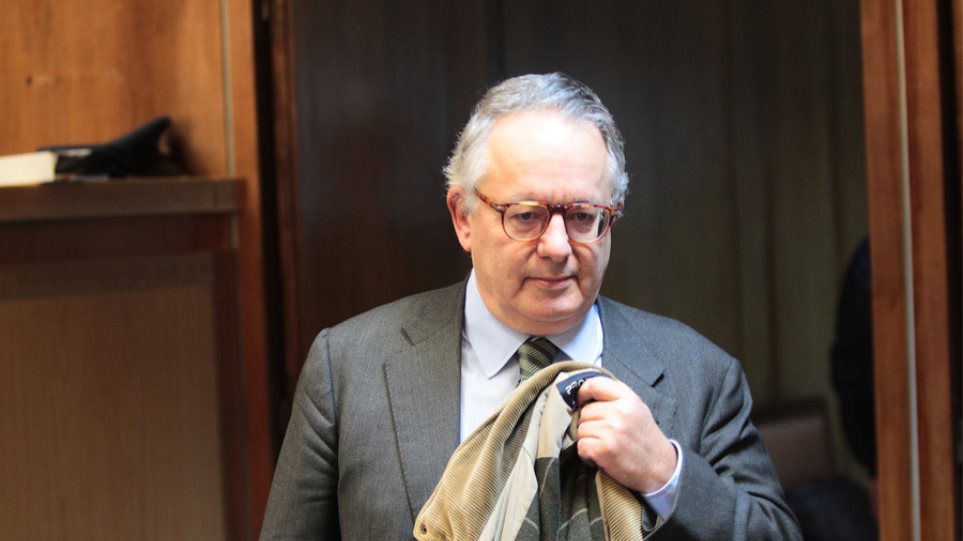 Αλιβιζάτος σε εισαγγελείς: «Νόμιμη η απαγόρευση, εκπλήσσομαι με σας»