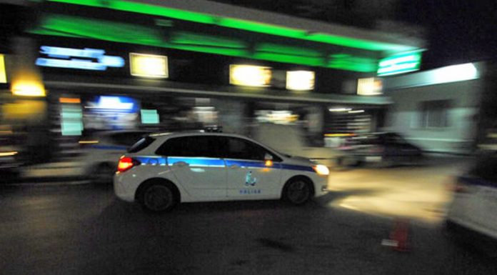 Πάτρα: Στο αυτόφωρο ιδιοκτήτης καταστήματος - Εξυπηρετούσαν όρθιους πελάτες