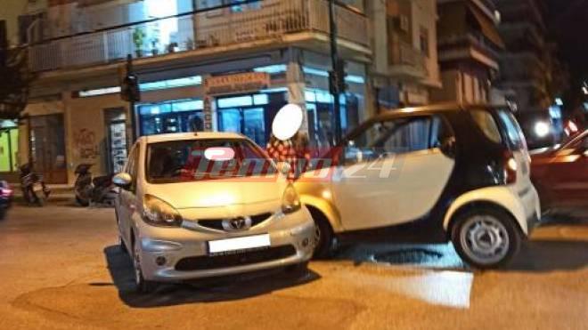 Πάτρα: Σύγκρουση οχημάτων στην οδό Ιεροθέου - ΦΩΤΟ