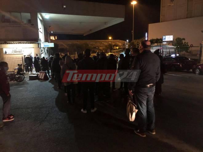 Πάτρα - ΚΤΕΛ Αχαΐας: Συνεχίζονται και το βράδυ οι ουρές για τα δέματα! (ΦΩΤΟ)