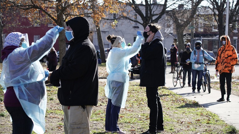 Τρομάζει ο αριθμός των νεκρών στις ΗΠΑ: 2.600 θάνατοι σε 24 ώρες