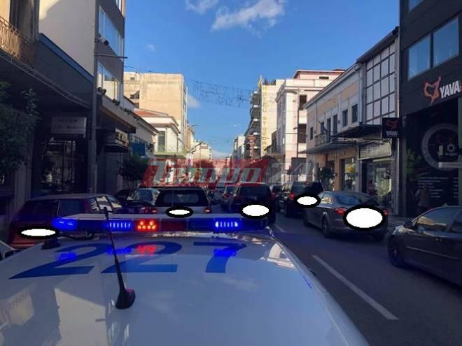 Κορονοϊός - Πάτρα: Κυκλοφοριακό και διπλοπαρκάρισμα φουλ! "Πέφτουν" πρόστιμα, "ξηλώνονται" πινακίδες - ΦΩΤΟ