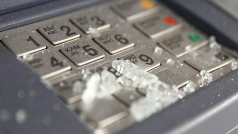 Αποπειράθηκαν να... αποσπάσουν ΑΤΜ από σούπερ μάρκετ