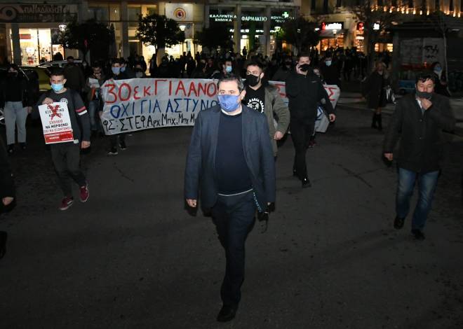 Ο Δήμαρχος Πατρέων Κώστας Πελετίδης στο συλλαλητήριο ενάντια στο νέο νομοσχέδιο για την Παιδεία