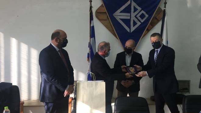 Ο Ιάσονας Φωτήλας στο εργοστάσιο της Ελληνικής Βιομηχανίας Όπλων «ΕΒΟ» Αιγίου