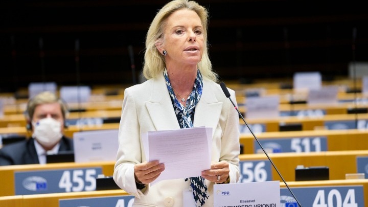 Ελ. Βόζεμπεργκ: Οι γυναίκες να καταγγέλλουν με θάρρος περιστατικά βίας και σεξουαλικής κακοποίησης