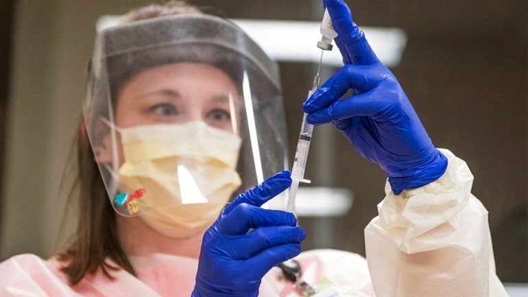 Πλησιάζουν τους 500.000 οι θάνατοι από κορονοϊό στις ΗΠΑ