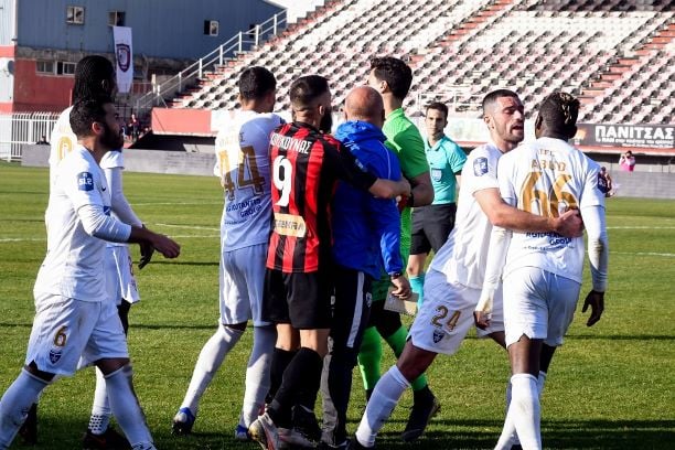 Δύο συλληφθέντες για τα επεισόδια στον αγώνα της Παναχαϊκής - Έχουν απασχολήσει ξανά τις αρχές (ΒΙΝΤΕΟ)