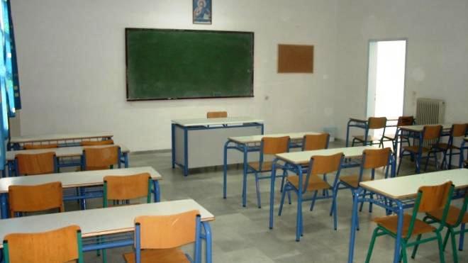 Το υπουργείο μπέρδεψε τους πάντες και τα έκανε ...μαντάρα με το κλείσιμο των σχολείων στις περιοχές εκτός Πάτρας που ανήκουν στο Δήμο - ΤΙ ΙΣΧΥΕΙ