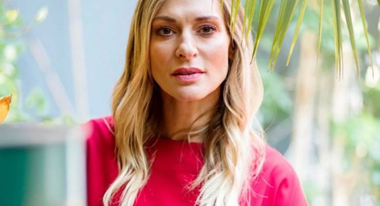 Ζέτα Δούκα κατά της Λίνας Μενδώνη : Παγκόσμια ημέρα κωλοτούμπας