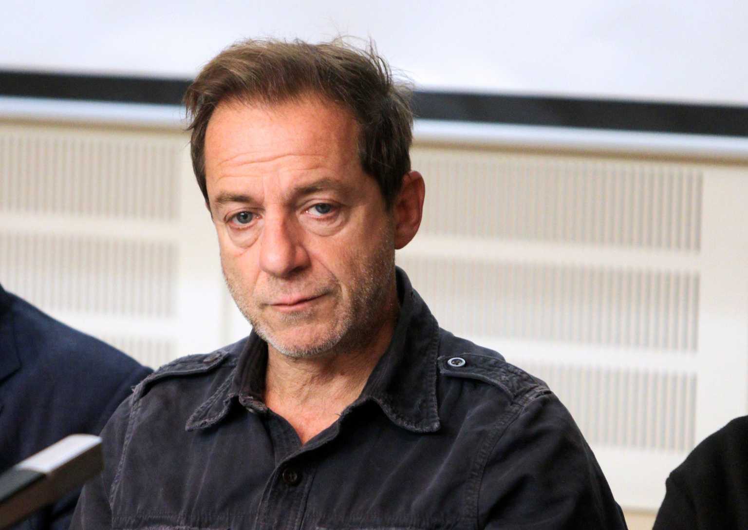 Δημήτρης Λιγνάδης: Μαρτυρίες «φωτιά» από γείτονές του – «Βλέπαμε ανήλικα να μπαίνουν στην πολυκατοικία»