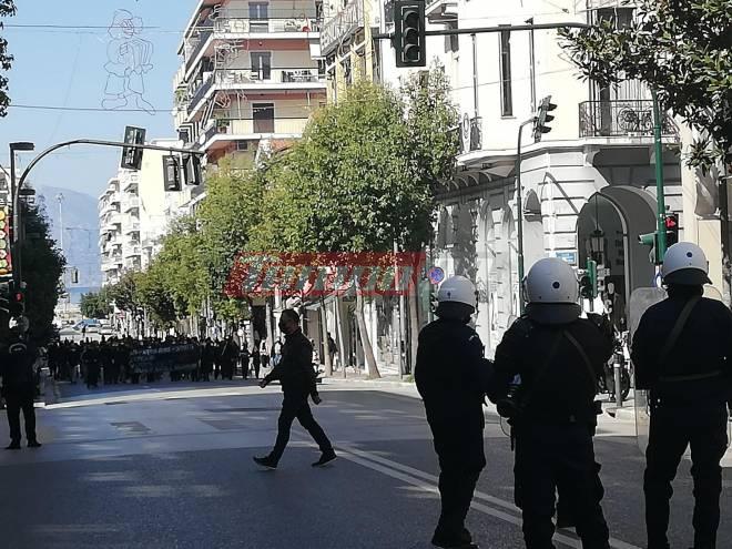 Πάτρα: Ολοκληρώθηκε η πορεία υπέρ του Δημήτρη Κουφοντίνα - Ανοιχτό το κέντρο - Παραμένουν στο πρώην Παράρτημα - ΦΩΤΟ