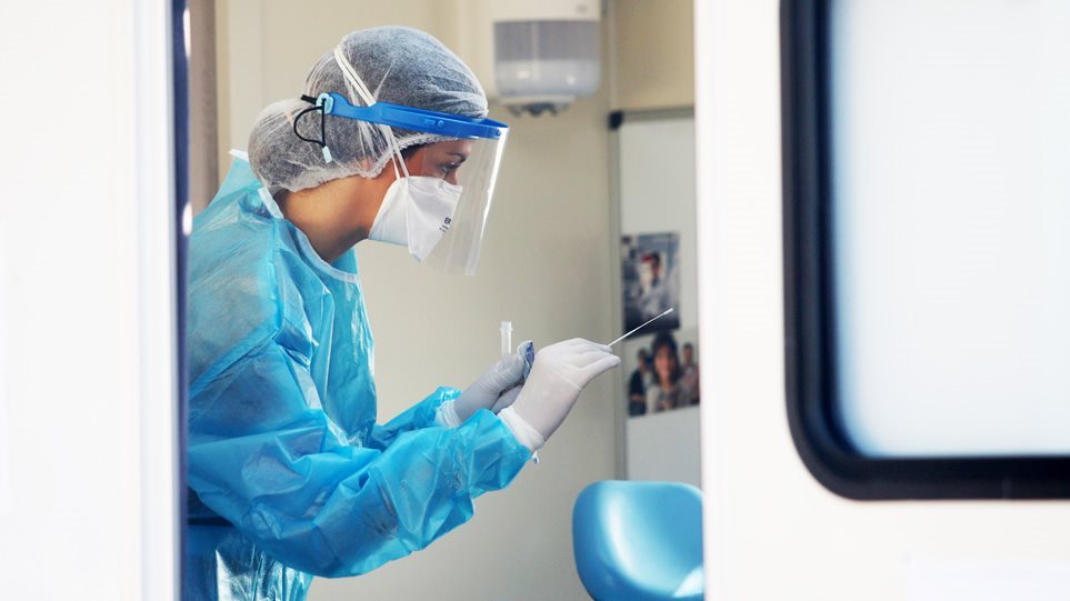 "Φλερτάρει" με το κόκκινο η Αχαΐα - Ανησυχία μετά το ρεκόρ κρουσμάτων - Ασφυκτικές πιέσεις στα 2 νοσοκομεία