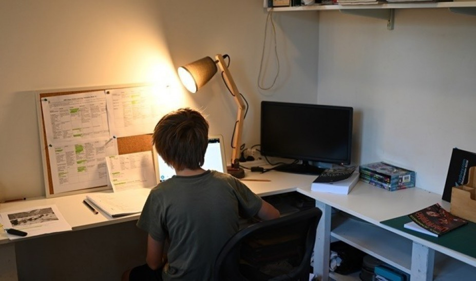 Πάτρα: Οργή γονέων και μαθητών για την τηλεκπαίδευση στα Δημοτικά - Πάει ξανά μεσημέρι - Το μήνυμα που έλαβαν οι γονείς