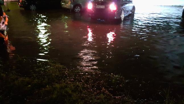 Κάτω Αχαΐα: Λίγα λεπτά βροχής "έπνιξαν" την περιοχή (ΦΩΤΟ-ΒΙΝΤΕΟ)