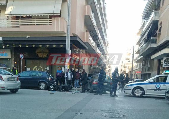 Τροχαίο στην Ελληνος Στρατιώτου - Εκσφεντονίστηκε δικυκλιστής - Δύο τραυματίες