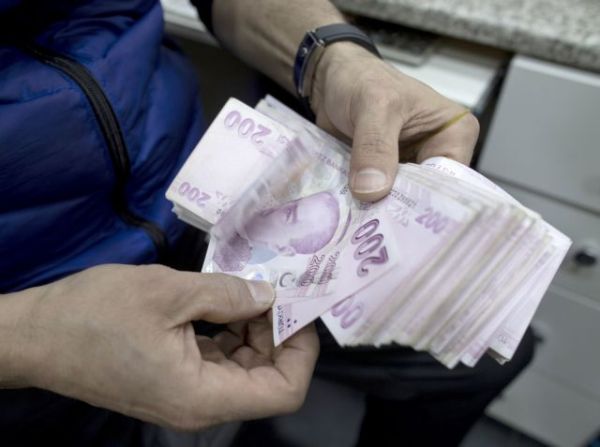 Ερντογάν : Ξήλωσε και τον υποδιοικητή της Κεντρικής Τράπεζας – «Γκρεμίζεται» η τουρκική λίρα