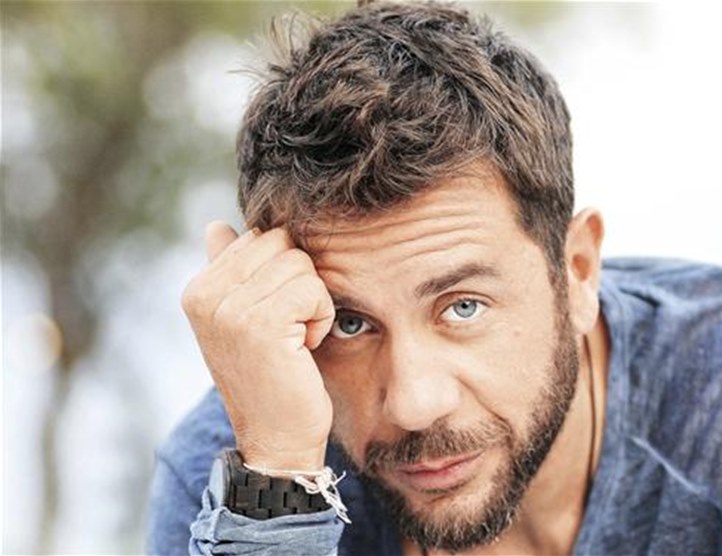 Γιώργος Μαζωνάκης: Η έκπληξη της μητέρας του και η συγκίνηση του τραγουδιστή