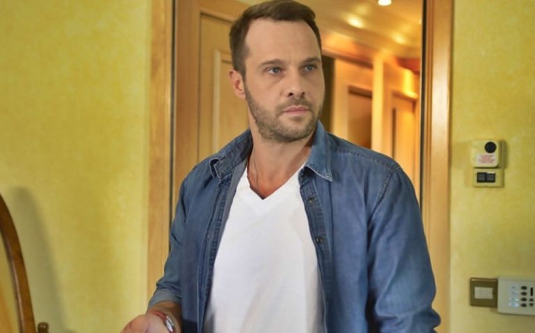 Μέμος Μπεγνής : Δεν μπορεί να λέει ο καθένας με κοίταξε, με άγγιξε – Σήκω φύγε αν ένιωσες άσχημα