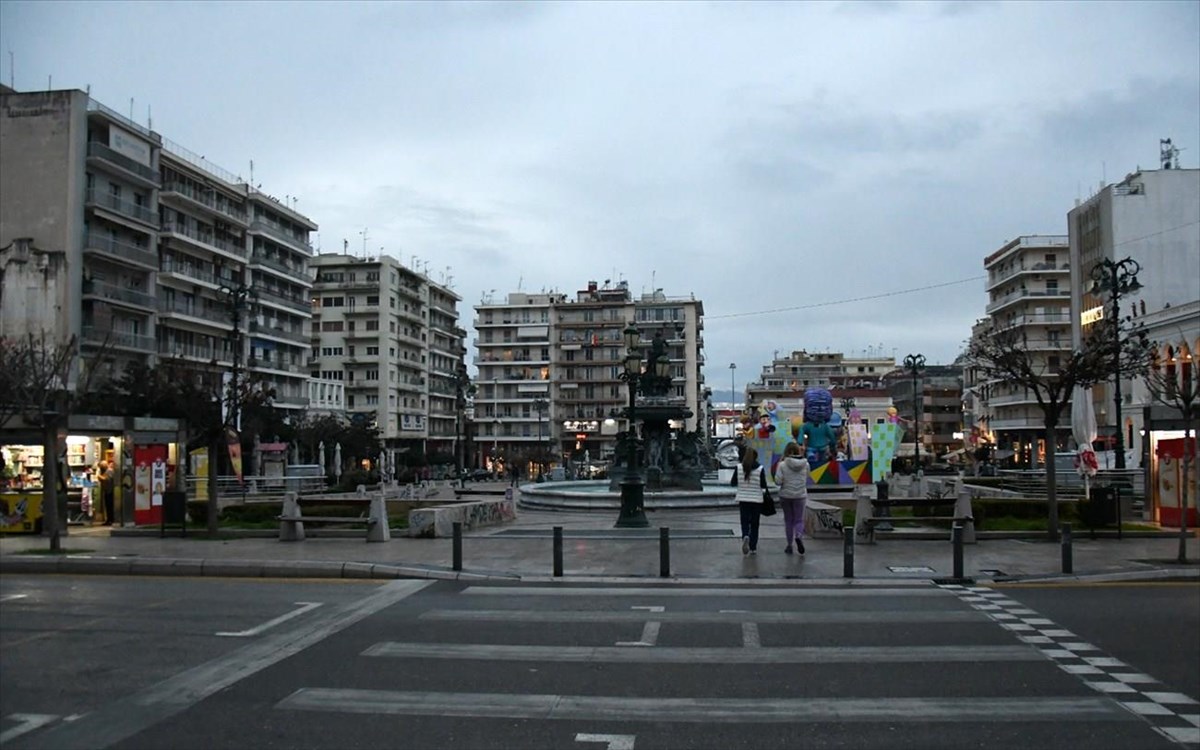 Lockdown: Πότε καταργούνται όλα τα SMS – Τα σενάρια για λιανεμπόριο, σχολεία και εστίαση