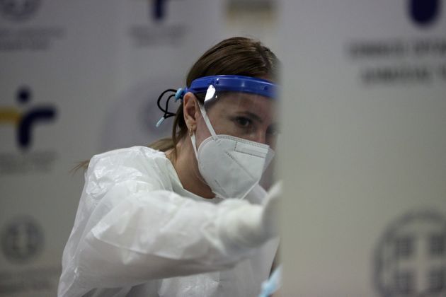 Κορονοϊός: 3.789 νέα κρούσματα - Ανοδικά αλλά σταθερά διψήφια η Αχαΐα