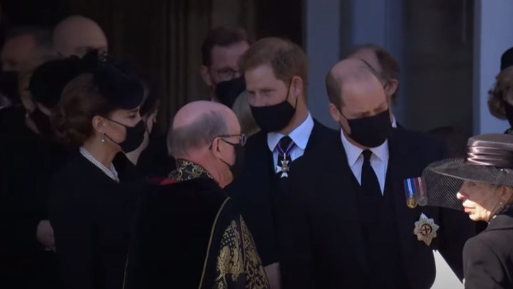 Κηδεία πρίγκιπα Φίλιππου: Έσπασε ο "πάγος" μεταξύ Ουίλιαμ και Χάρι