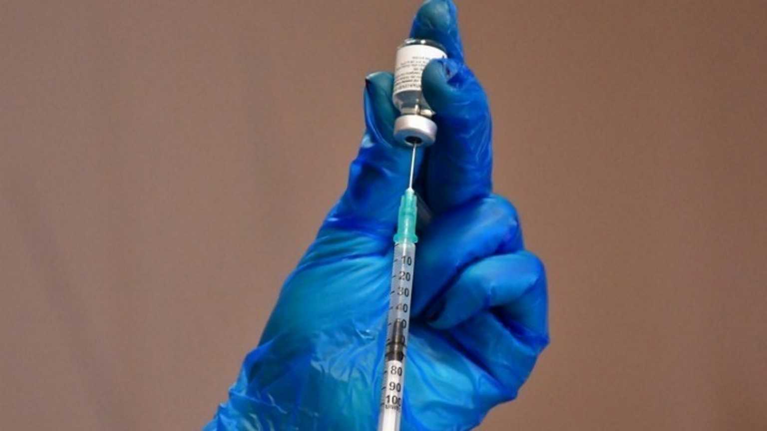 Παραίτηση «βόμβα» στην επιτροπή του ΕΟΦ – Οι αναφορές για το εμβόλιο της Astrazeneca