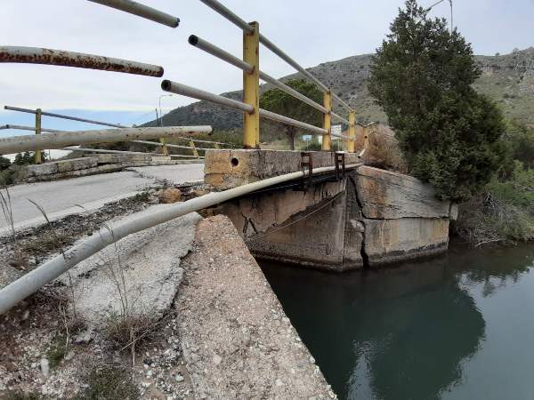 Στροφυλιά: Το γεφύρι ...του τρόμου παραμένει στην θέση του! ΦΩΤΟ