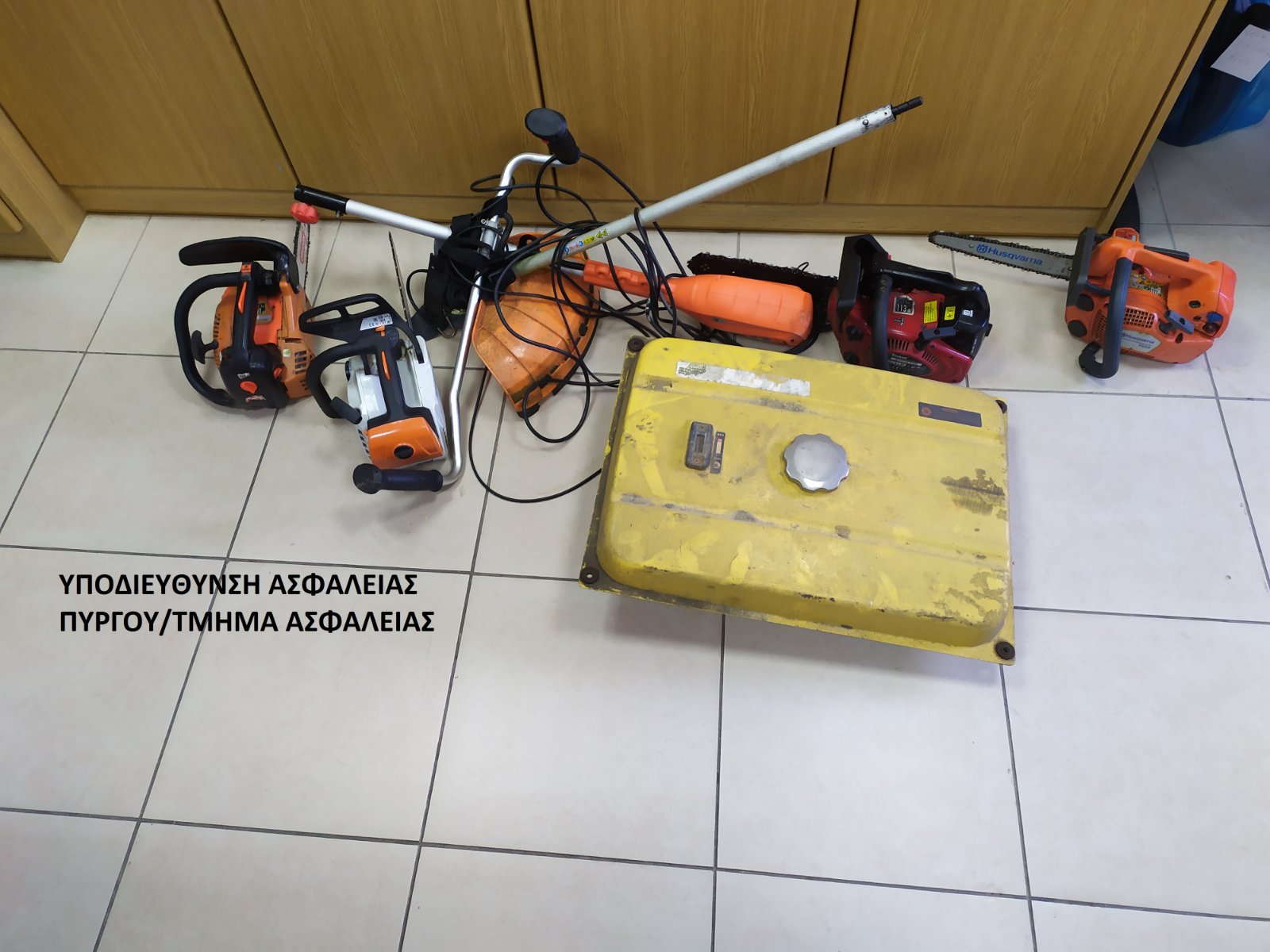 Ηλεία: Τρία χρόνια "ρήμαζαν" εξοχικά σπίτια και συνεργεία! Ακόμα τους ψάχνουν... Τα κλεμμένα βρέθηκαν πάντως -ΦΩΤΟ