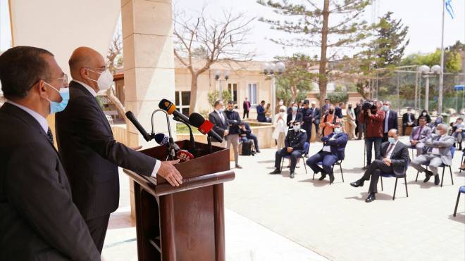 Ο Ν. Δένδιας στην ελληνική κοινότητα Βεγγάζης: Η Ελλάδα είναι εκ νέου παρούσα στη Λιβύη και θα παραμείνει