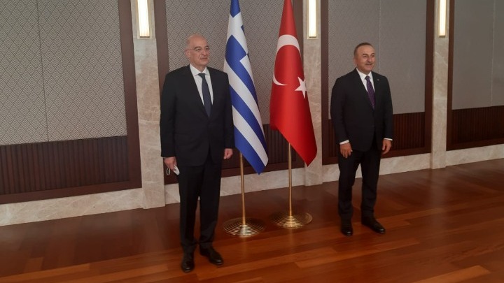 Σε εξέλιξη η συνάντηση του Ν. Δένδια με τον Πρόεδρο της Τουρκίας