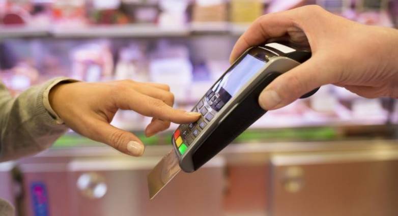 Ποιοι απαλλάσσονται από το "φόρο πέναλτι" για τις e-αποδείξεις - Ποιοι θα πληρώσουν μειωμένο πρόστιμο