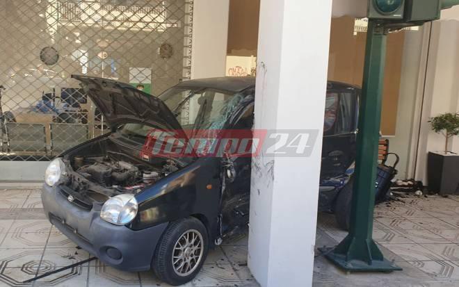 Πάτρα: Σύγκρουση οχημάτων στην Ιεροθέου - Τραυματίστηκαν γυναίκα και παιδί (ΦΩΤΟ & ΒΙΝΤΕΟ)