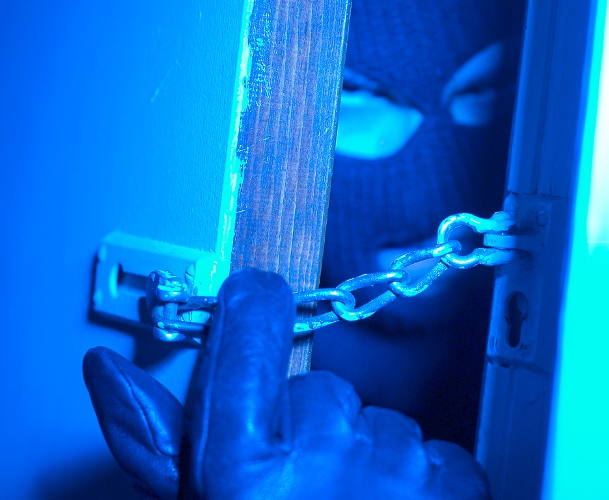 Κλοπές - Πάτρα: "Επιδρομή" σε σπίτια στην περιοχή του Σκαγιοπουλείου - Δεν έχουν αφήσει διαμέρισμα για διαμέρισμα...