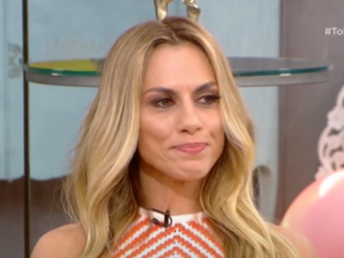 Ντορέττα Παπαδημητρίου: Λύγισε on air για την αδερφή της – “Το έκανε μόνη της το μωρό”