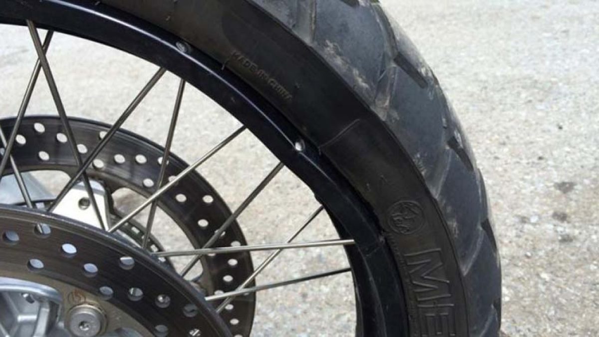 Πάτρα: "Σήκωσαν" μηχανή από το κέντρο της πόλης μέρα - μεσημέρι! Την είχε σταθμεύσει προσωρινά ο ιδιοκτήτης της