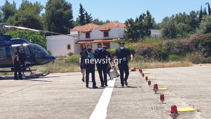 Σκηνές αρχαίες τραγωδίας στην Αλόννησο - Στο νησί η σορός της Κάρολαϊν - Με το μωράκι του στην αγκαλιά ο σύζυγος της 20χρονης