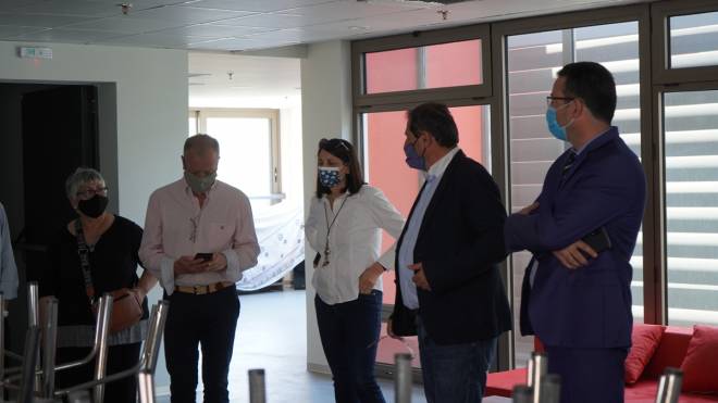 Ο Δήμαρχος Πατρέων στην παρουσίαση κτιρίου για τους "Μαχητές"