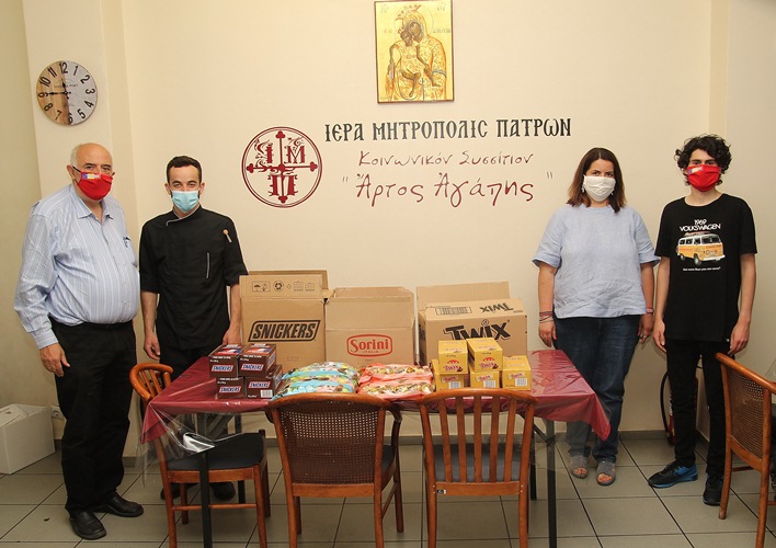 Σοκολάτες για το κοινωνικό συσσίτιο της Μητρόπολης Πατρών