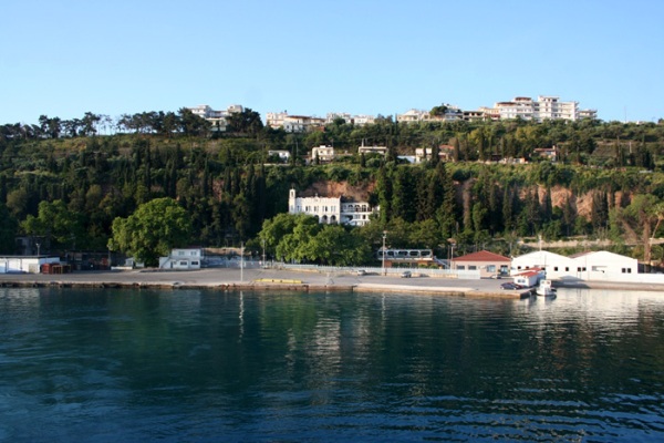 Δωρεάν θέσεις πάρκινγκ απόγευμα και βράδυ στο παλιό λιμάνι Αιγίου, από 1η Ιουνίου