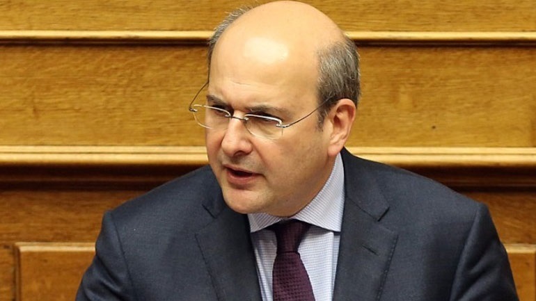 Ανακοινώσεις Χατζηδάκη για νέους επαγγελματίες