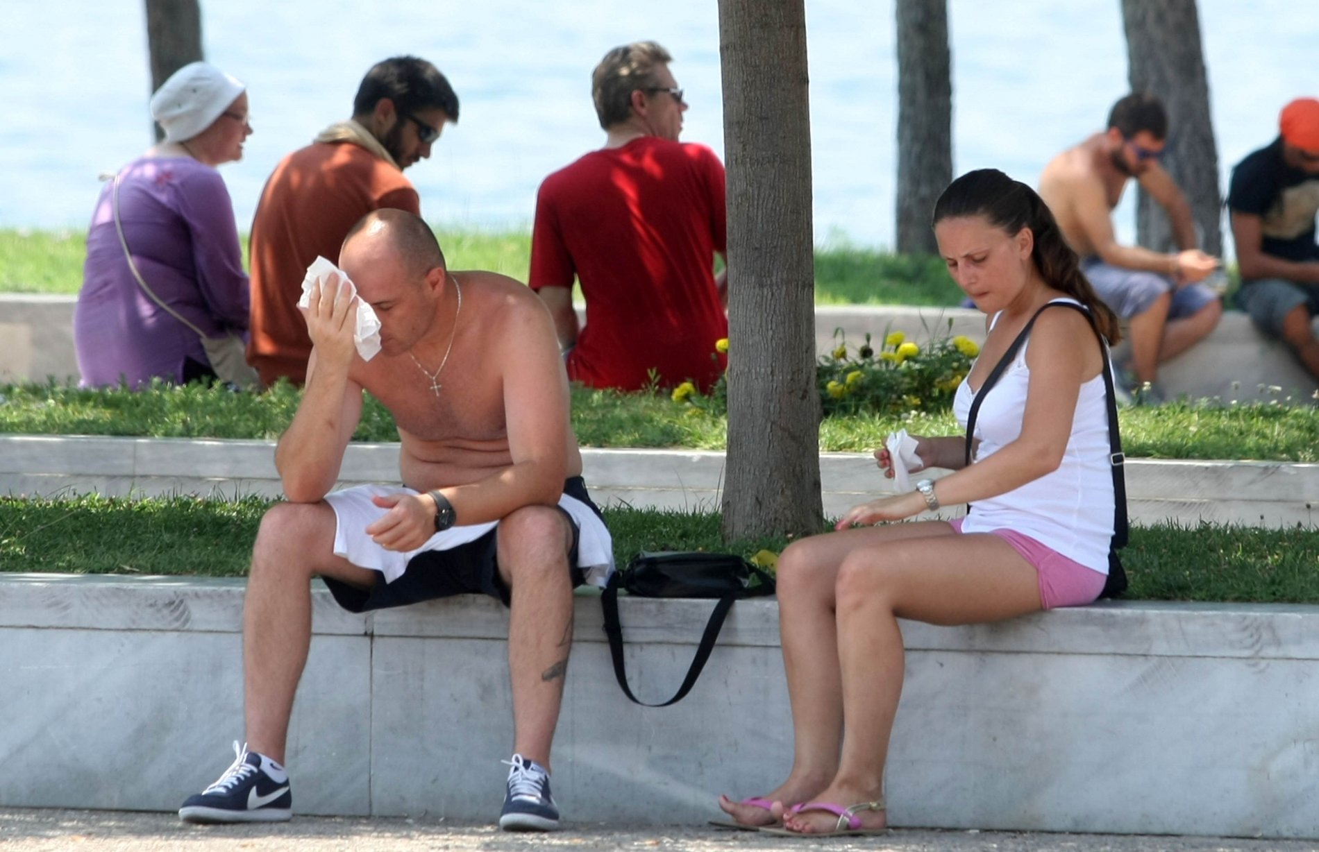 Καμίνι η χώρα μέχρι το Σάββατο - Συμβουλές προστασίας από τον καύσωνα- Κλιματιζόμενες αίθουσες στην Πάτρα