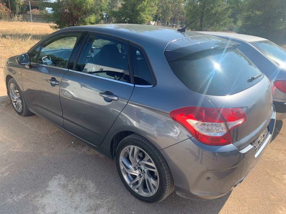 Πάτρα: Στα χέρια της ΕΛΑΣ 12 άτομα για απάτες με διαδικτυακές πωλήσεις αυτοκινήτων (ΦΩΤΟ)